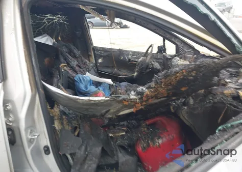 2021 Toyota Corolla Xle из США, поврежденный, VIN 5YFFPMAE0MP270705